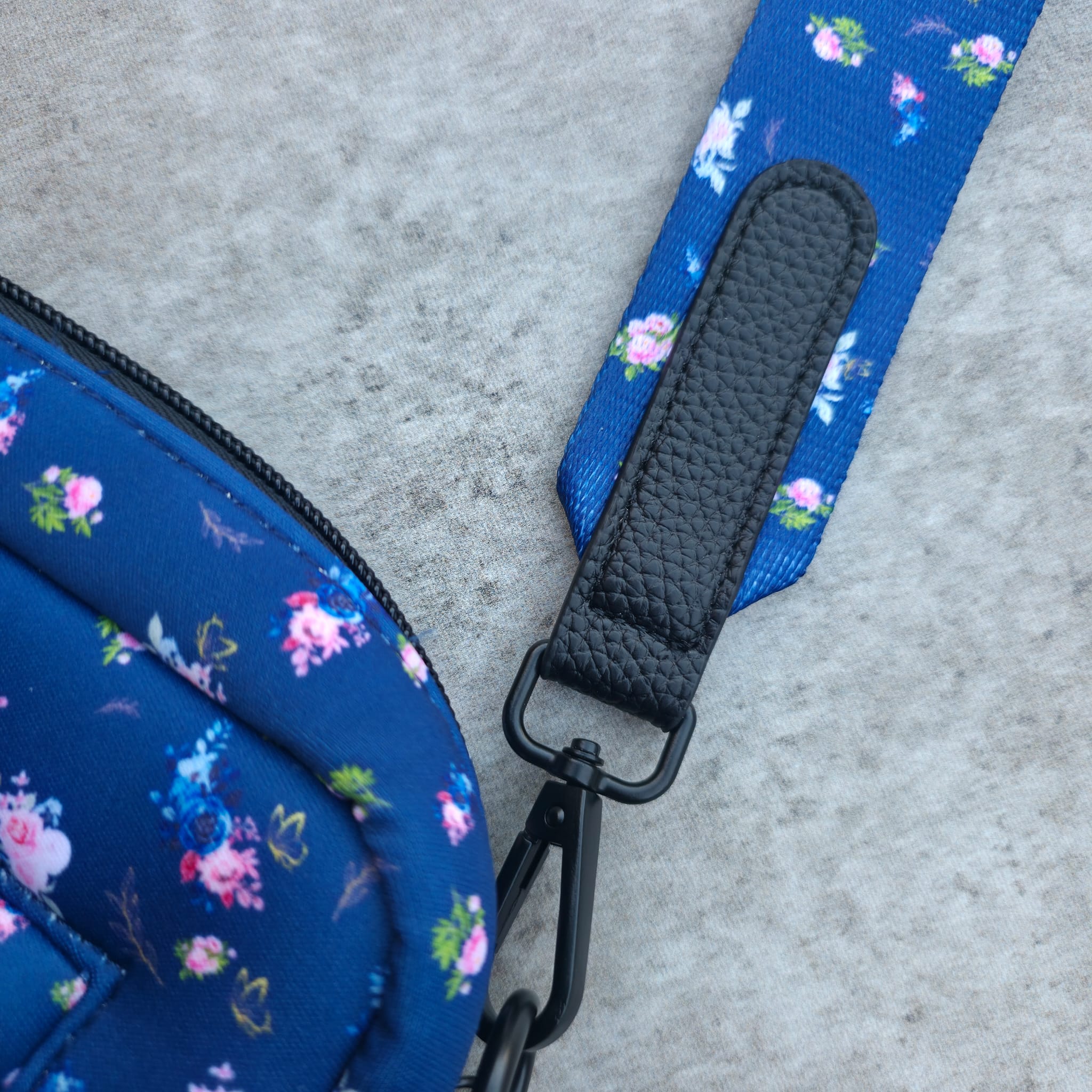 Dog Walking Bag - Pawsome Posy