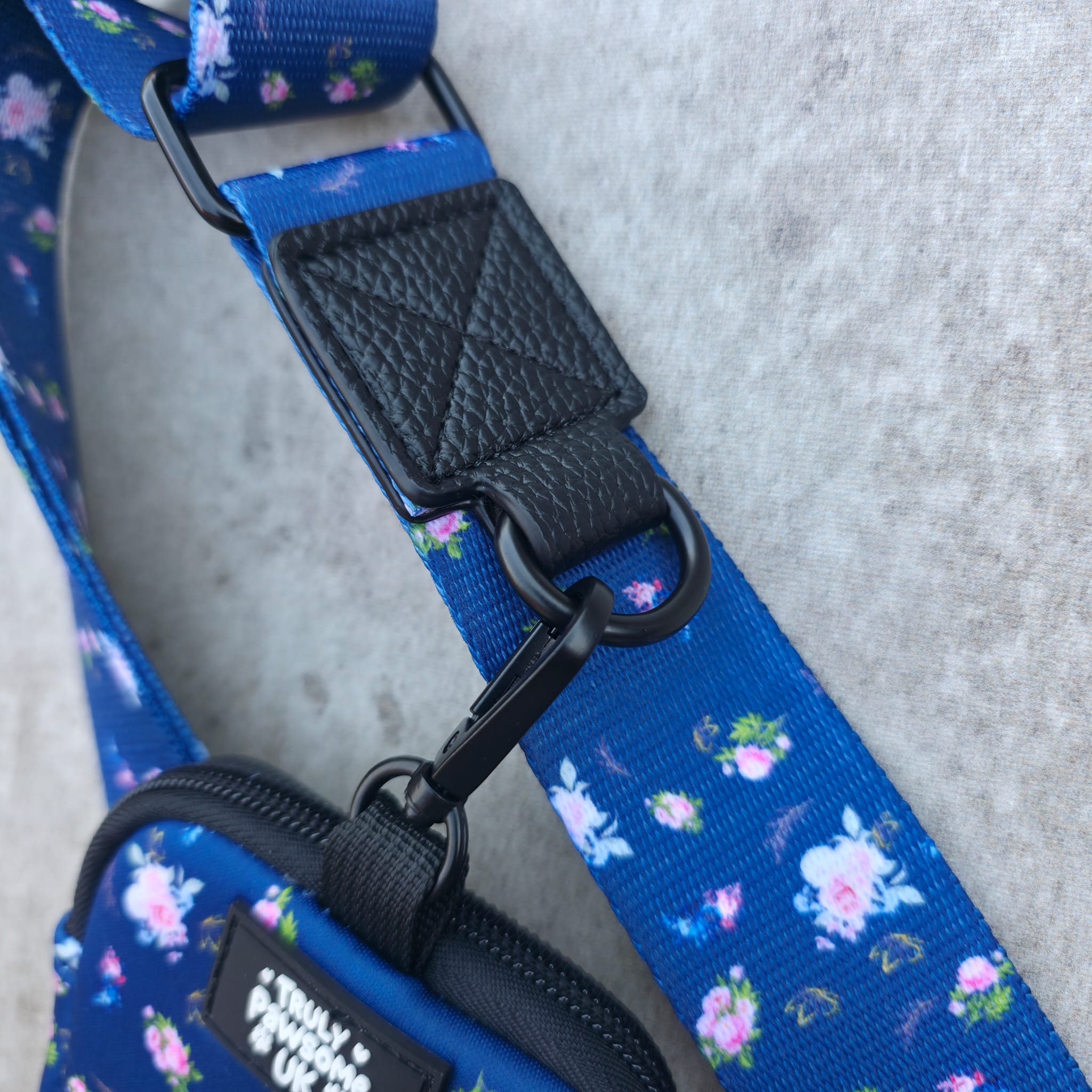 Dog Walking Bag - Pawsome Posy