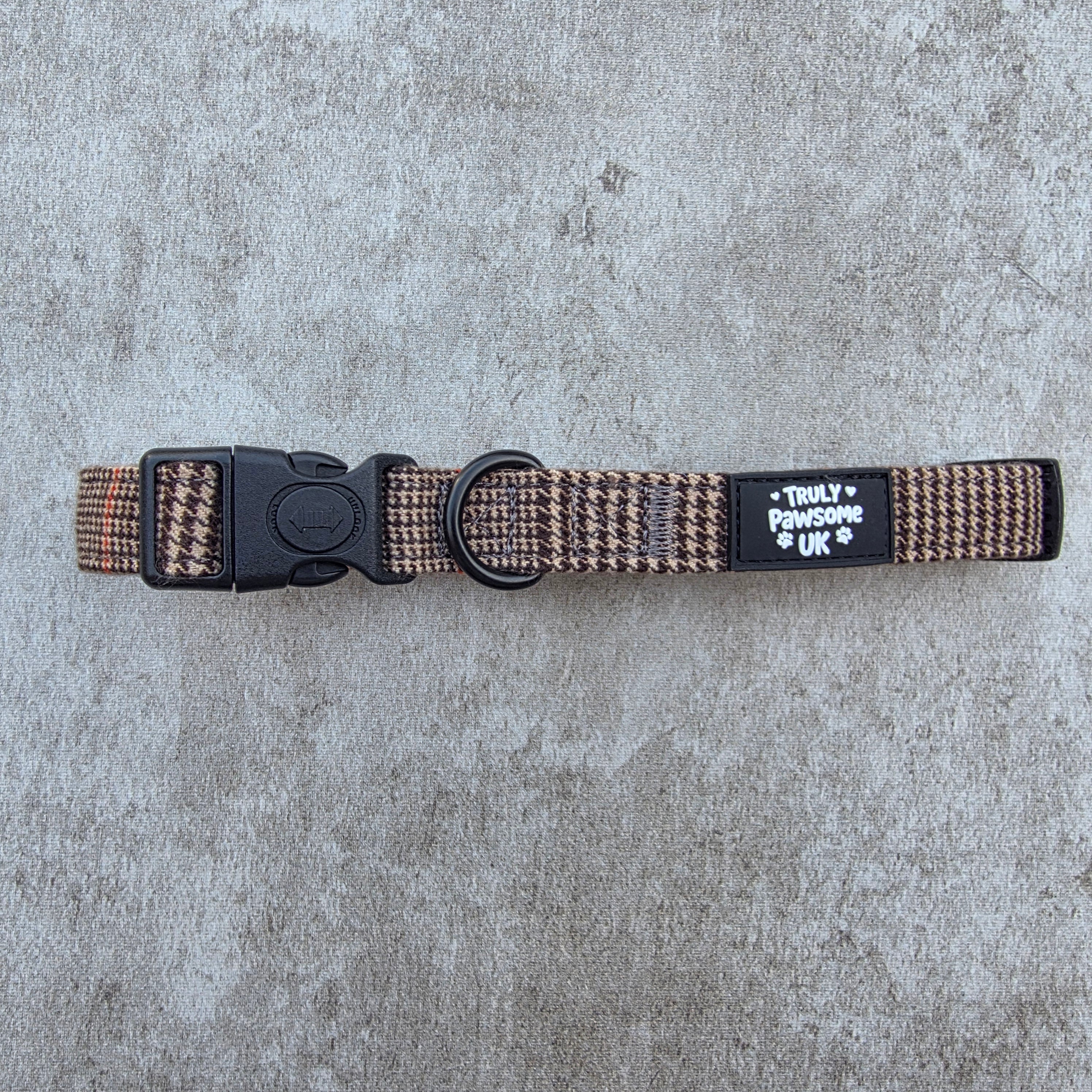 The Woodland Plaid Collar