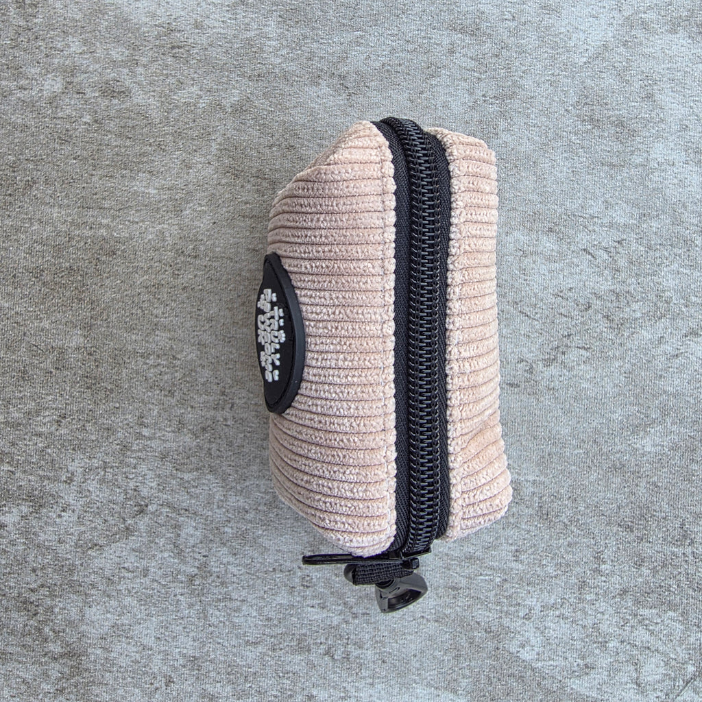 Oatmeal Outing Poop Bag Holder